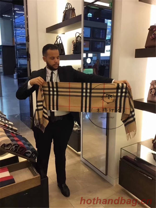 Burberry Cashmere Classic Scarf 3607