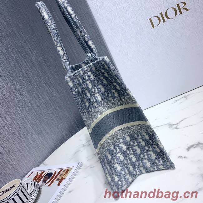 SMALL DIOR BOOK TOTE Embroidered M1296-4