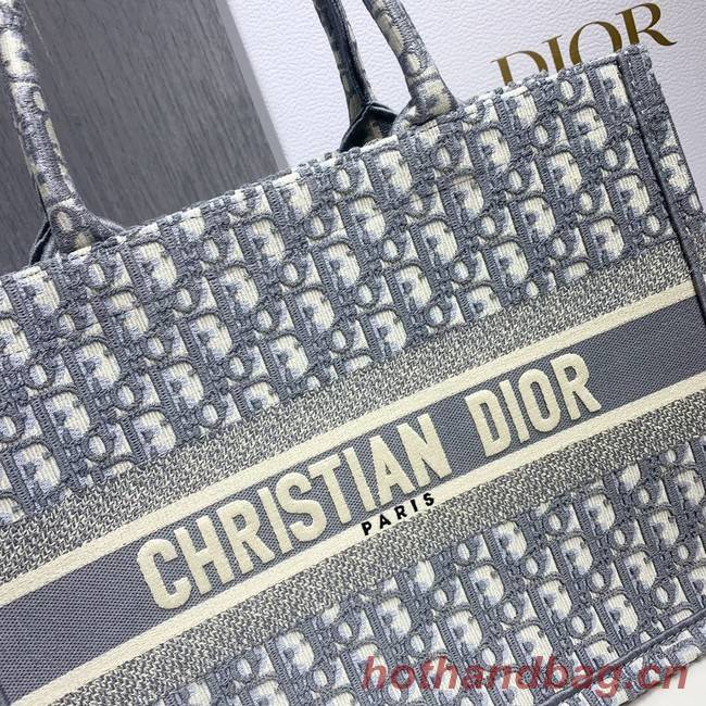SMALL DIOR BOOK TOTE Embroidered M1296-4