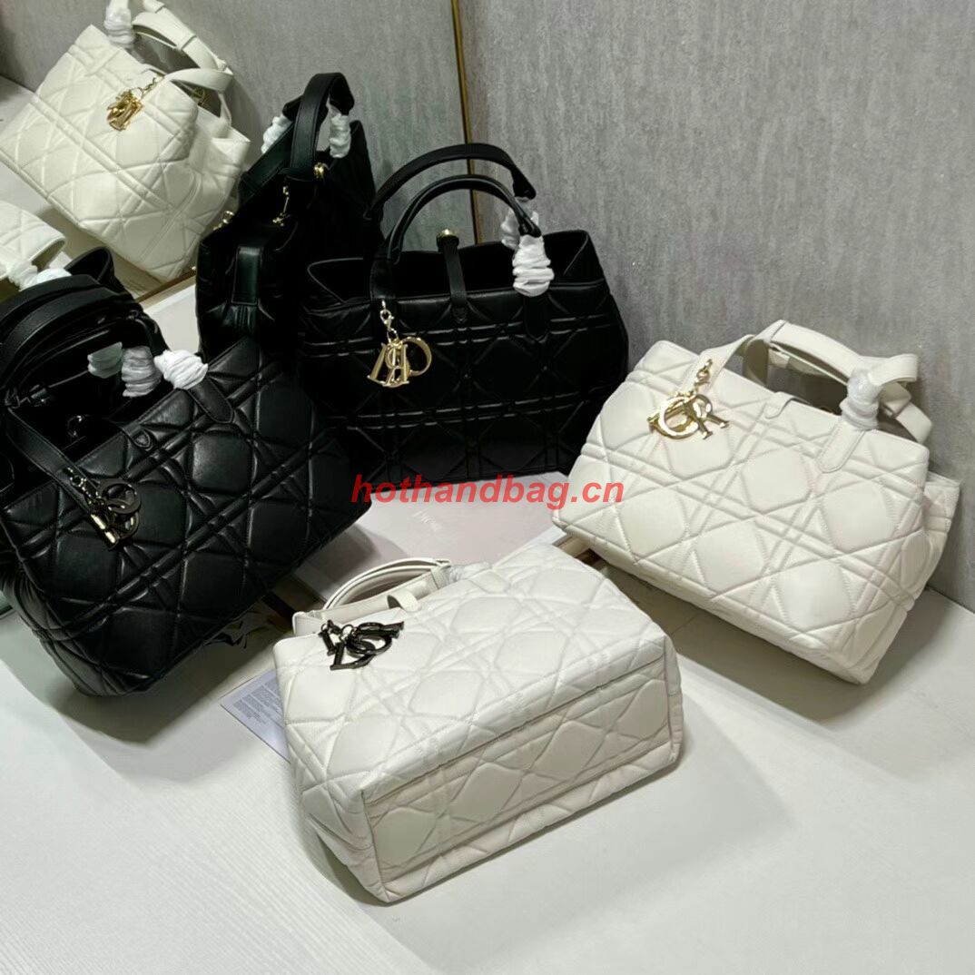 LADY DIOR TOP HANDLE MEDIUM BAG Latte Cannage Lambskin C0089 BLACK&GOLD LADY DIOR TOP HANDLE MEDIUM BAG Latte Cannage Lambskin C0089 BLACK&GOLD