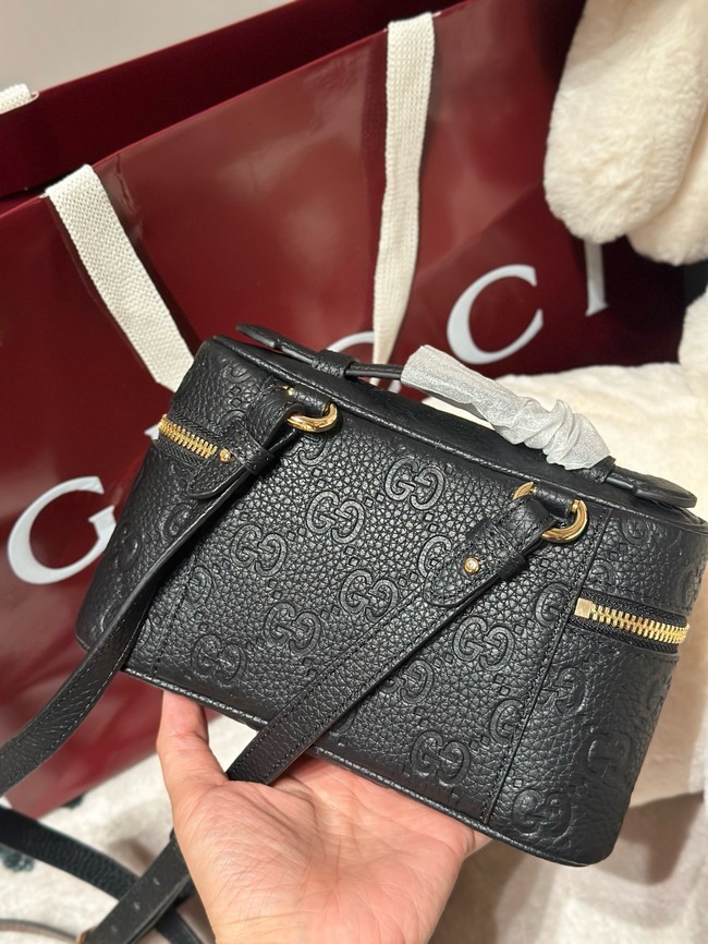 GUCCI GG EMBLEM SUPER MINI BAG 815949 black