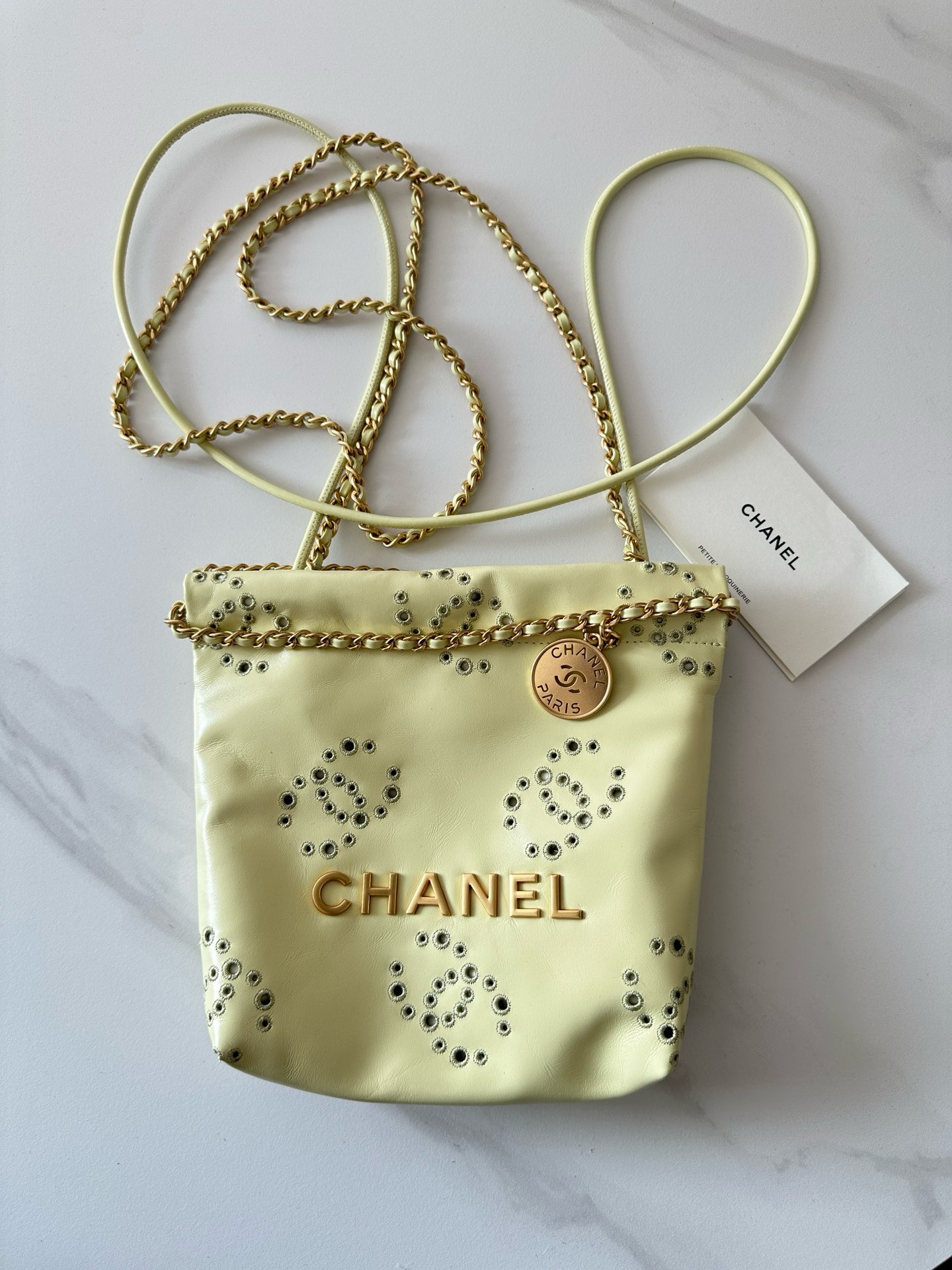 CHANEL 22 SMALL HANDBAG AS3980 LIGHT YELLOW