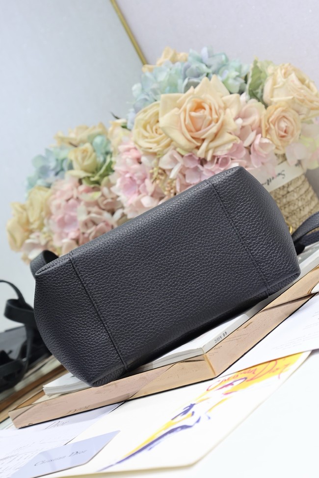 Dior Medium Signature Bucket Bag Grained Calfskin M2841USKU black