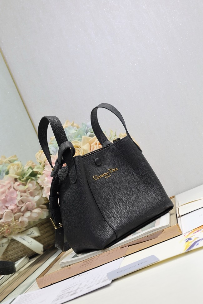 Dior Medium Signature Bucket Bag Grained Calfskin M2841USKU black