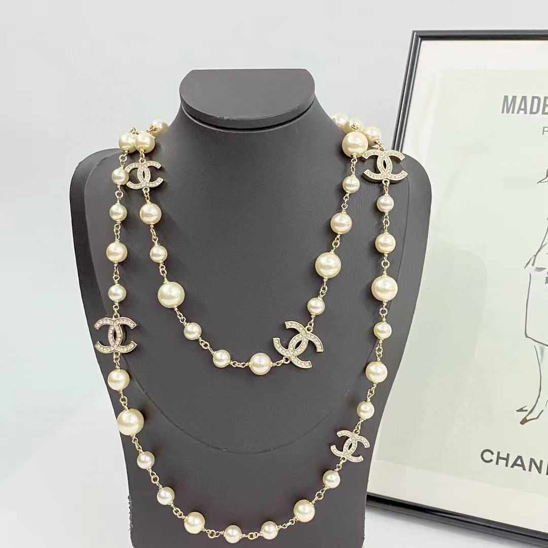 Chanel necklace CN16688