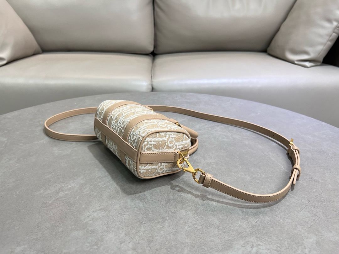 Dior Groove 16 Bag Natural Dior Oblique Jacquard M1363UTZ