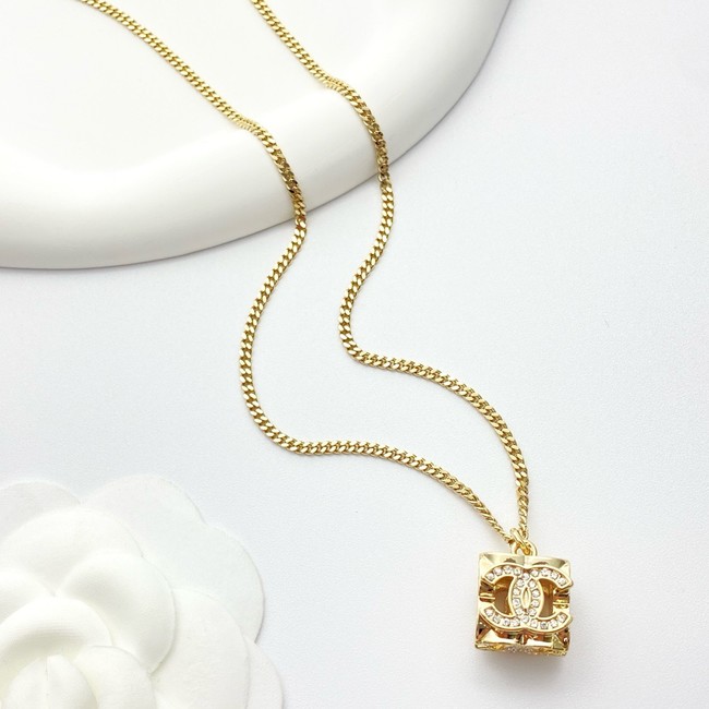 Chanel necklace CE16584