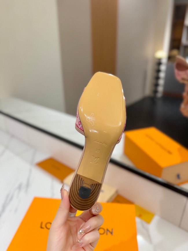 Louis Vuitton Slippers 45001-10