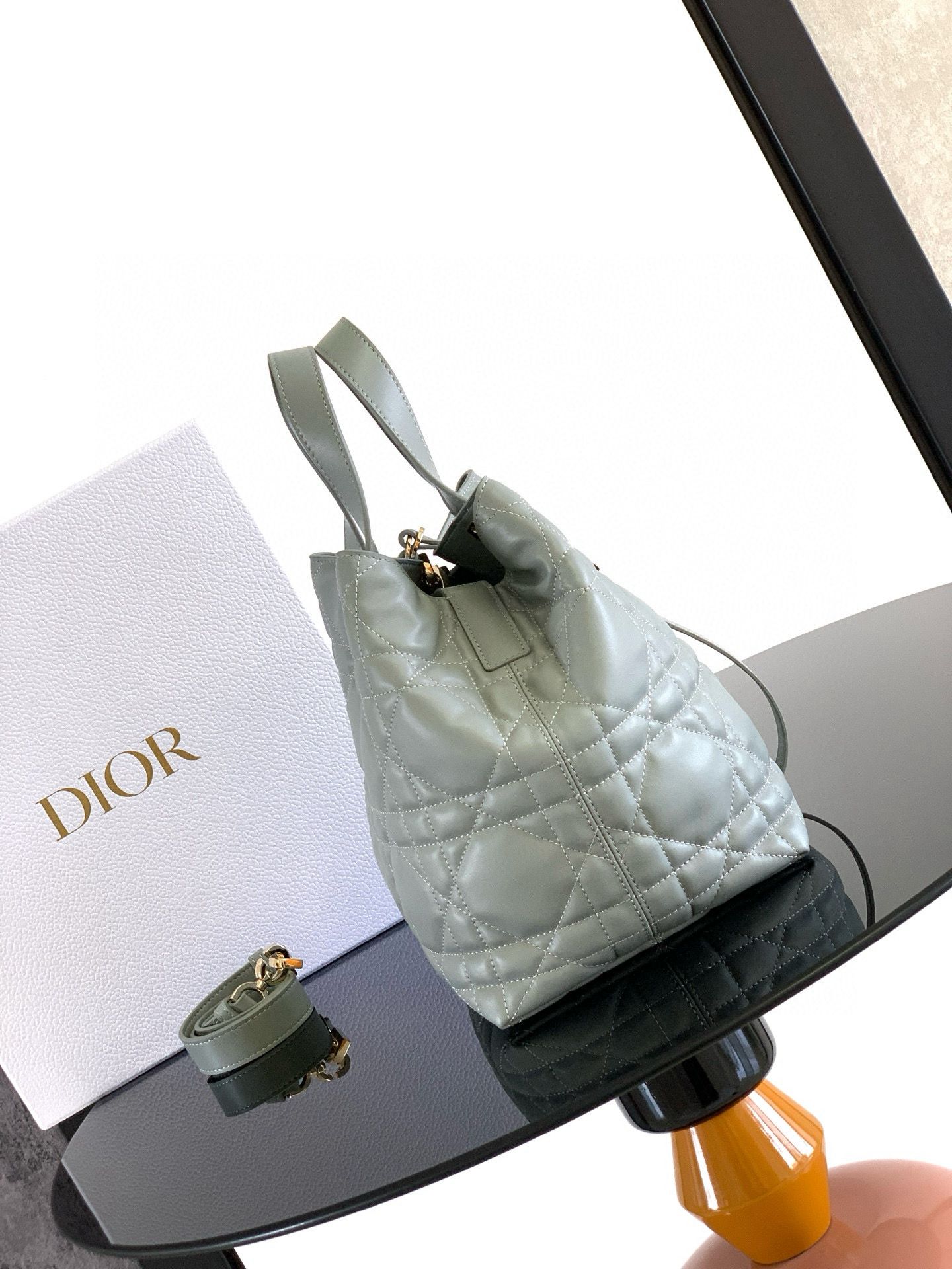 Medium Dior Toujours Vertical Tote Bag Macrocannage Calfskin M2836OSNW Gray