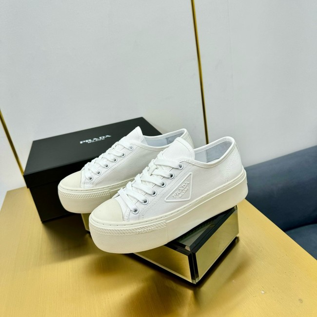 Chanel Downtown Bold leather sneakers 45033-2