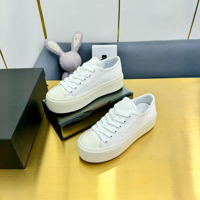 Chanel Downtown Bold leather sneakers 45033-2