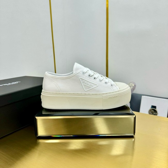 Chanel Downtown Bold leather sneakers 45033-2