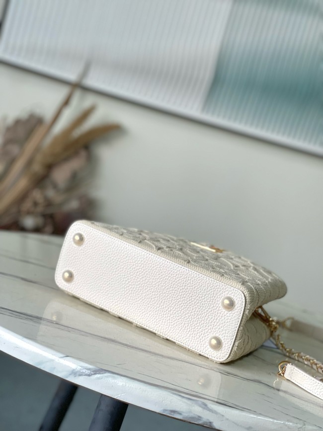 Louis Vuitton Capucines BB M14390 Vanilla
