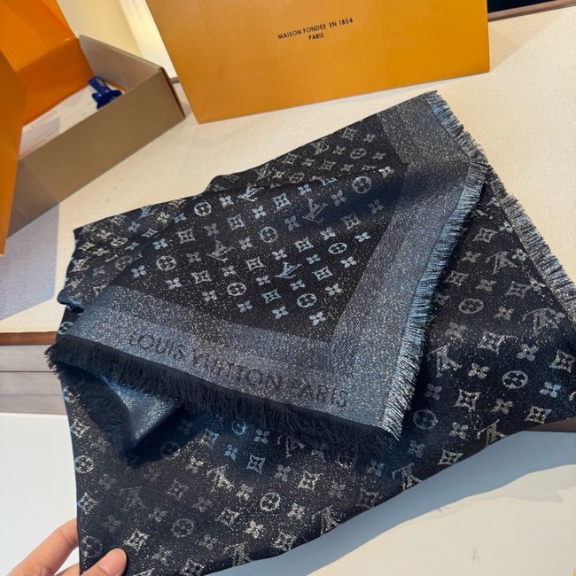 Louis Vuitton Monogram Classic Shawl M97743-1