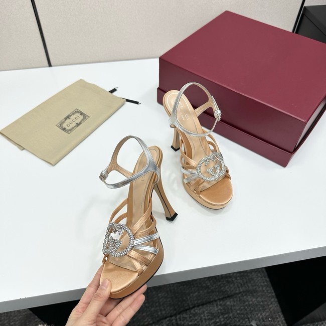 GUCCI Womens pump with crystal Interlocking G 21045-10