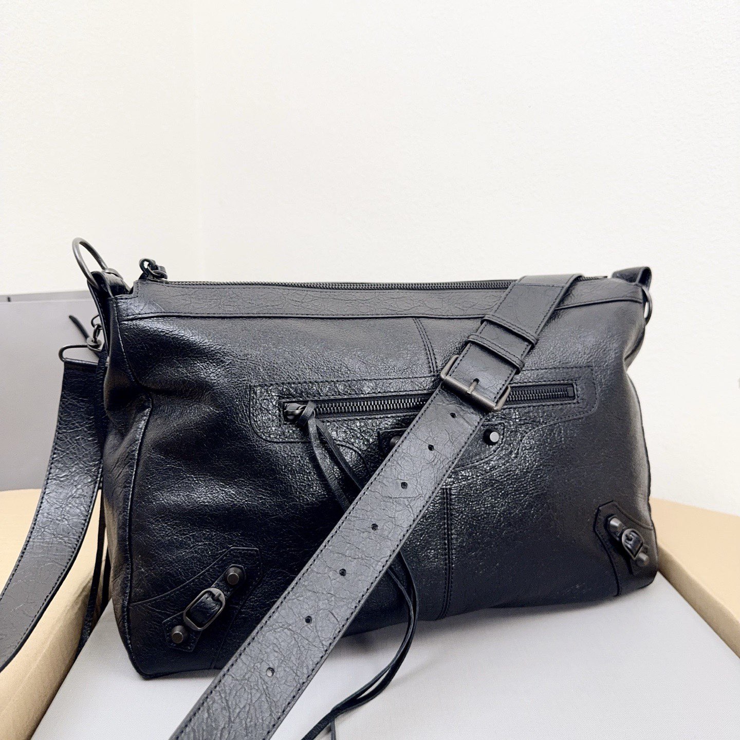 Balenciaga Original Leather Handbag 2185 Black