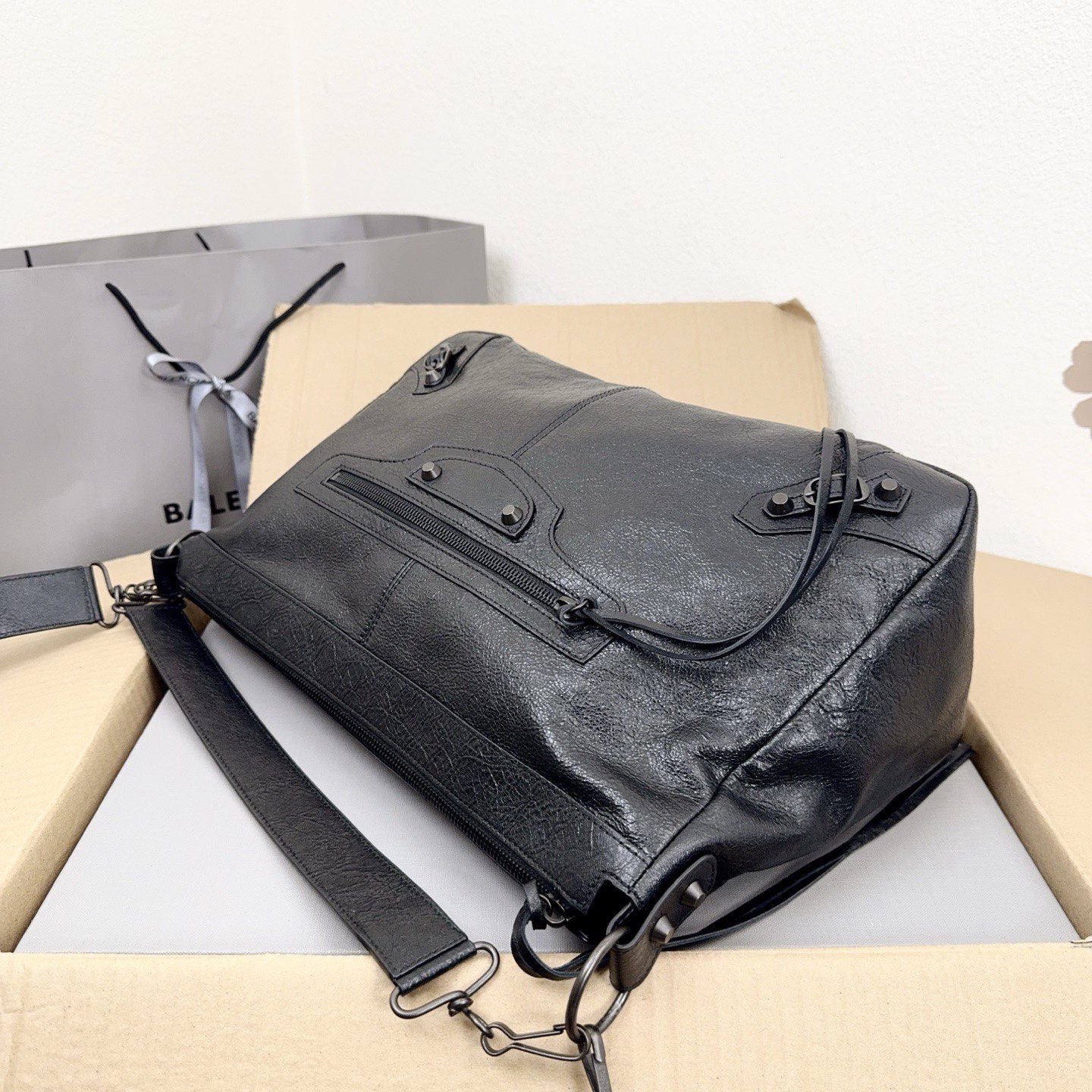 Balenciaga Original Leather Handbag 2185 Black