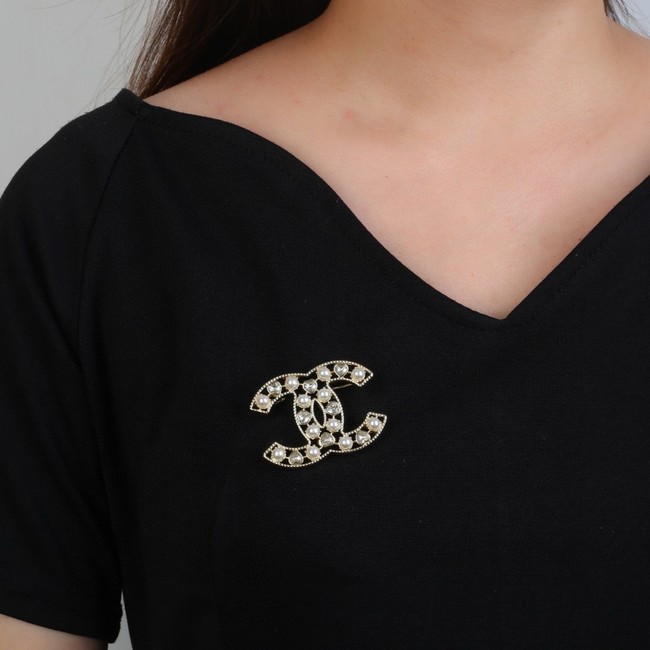 Chanel brooch CE81919