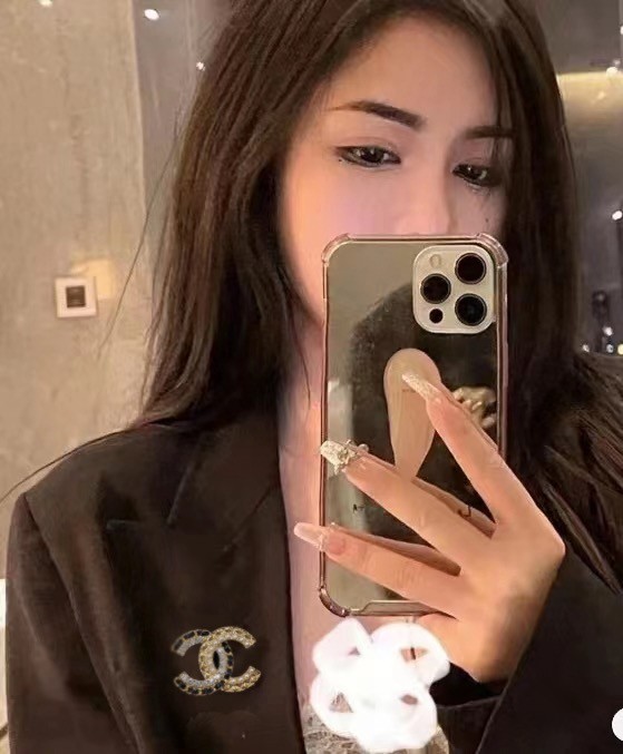 Chanel brooch CE81944
