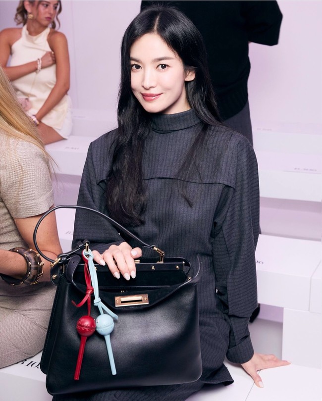 FENDI Way Medium Cowhide Bag 8BN367 black