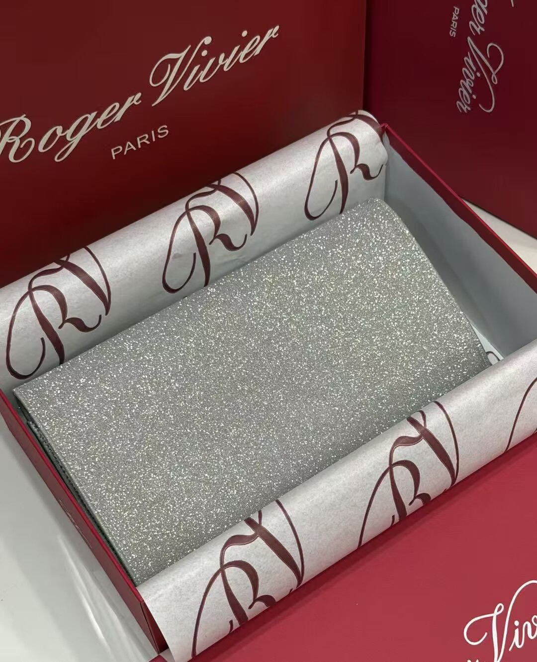 Roger Vivier Clutch Handbag V30261 Silver Roger Vivier Clutch Handbag V30261 Silver