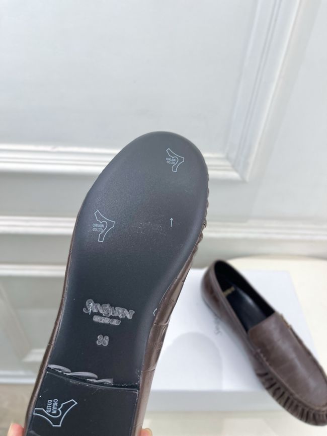 Yves saint Laurent LE LOAFER supple in shiny leather 818908-6 Yves saint Laurent LE LOAFER supple in shiny leather 818908-6