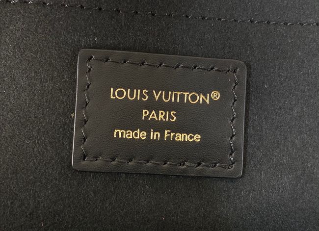Louis Vuitton Alma BB M26409 black