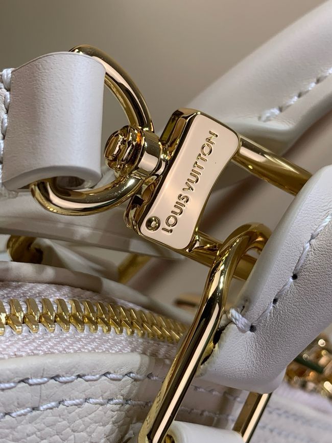Louis Vuitton Alma BB M26409 cream
