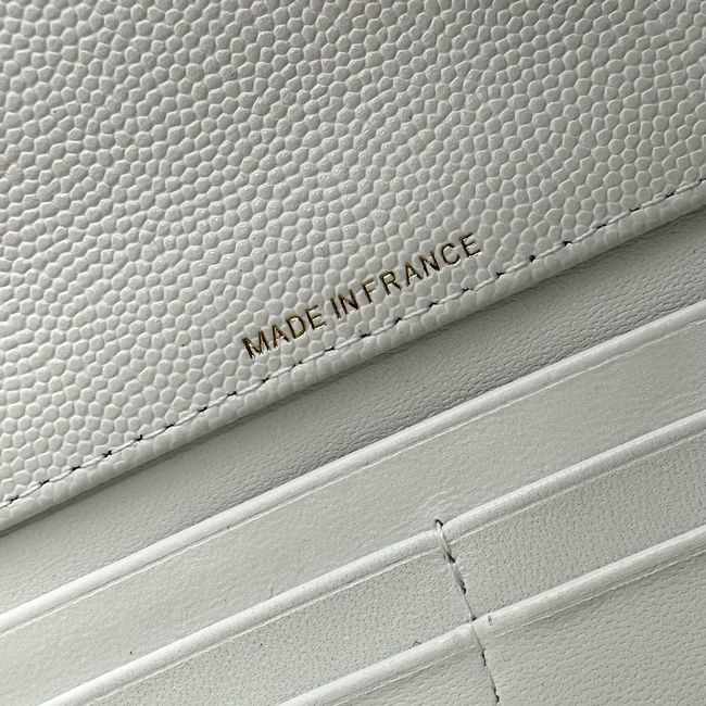 Chanel Clutch with chain AP5280 white Chanel Clutch with chain AP5280 white