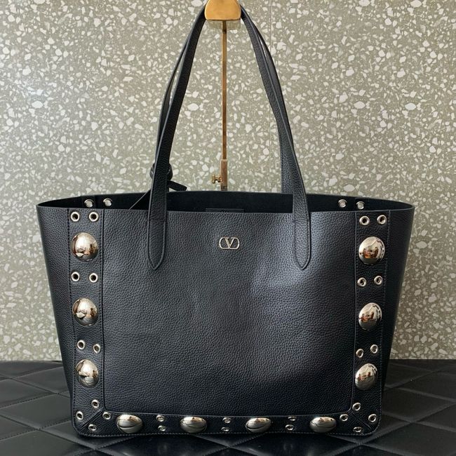VALENTINO NELLCOTE Medium Calfskin Handbag WB0R79 BLACK