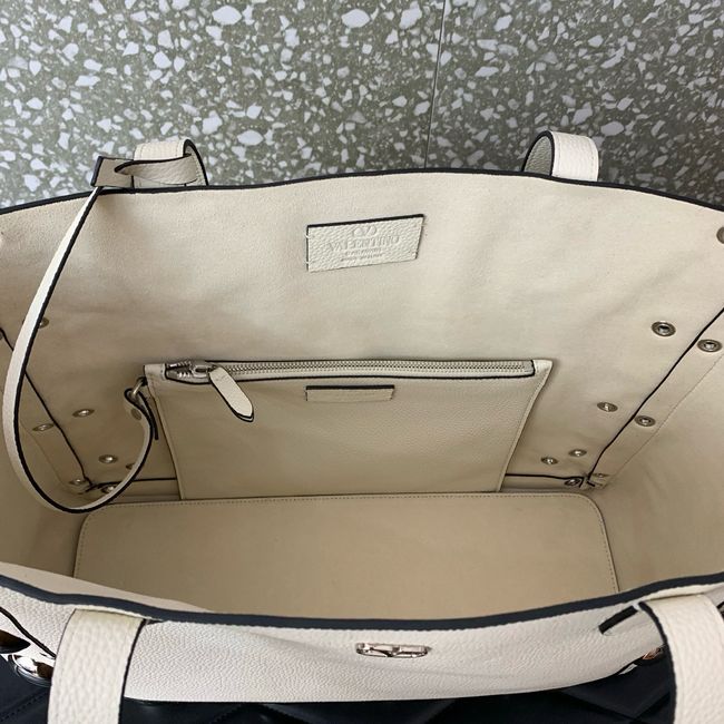 VALENTINO NELLCOTE Medium Calfskin Handbag WB0R79 WHITE