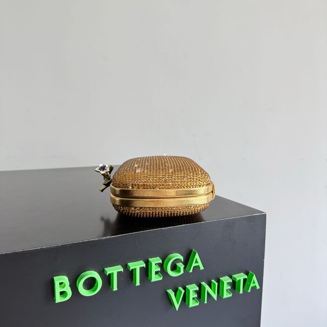 Bottega Veneta Soft Knot Clutch Crystal 06149 gold