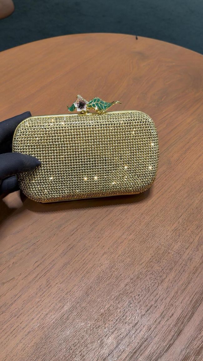 Bottega Veneta Soft Knot Clutch Crystal 06149 gold
