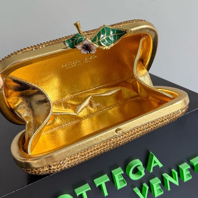 Bottega Veneta Soft Knot Clutch Crystal 06149 gold