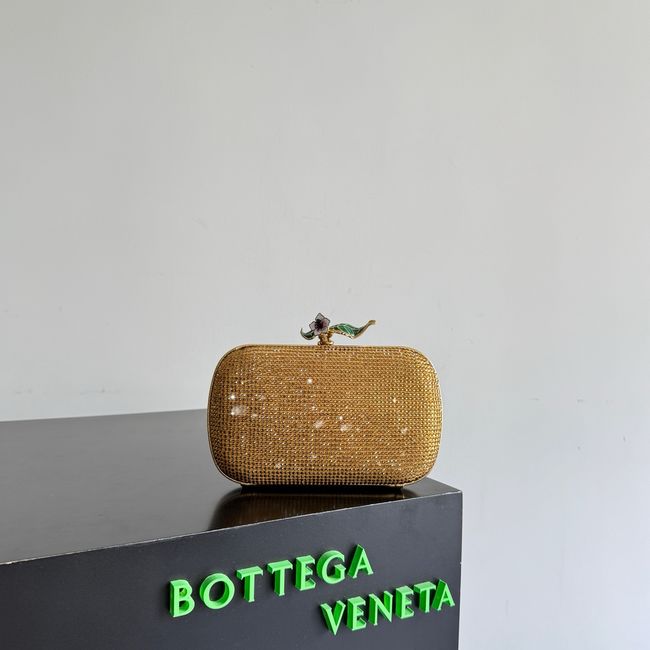 Bottega Veneta Soft Knot Clutch Crystal 06149 gold