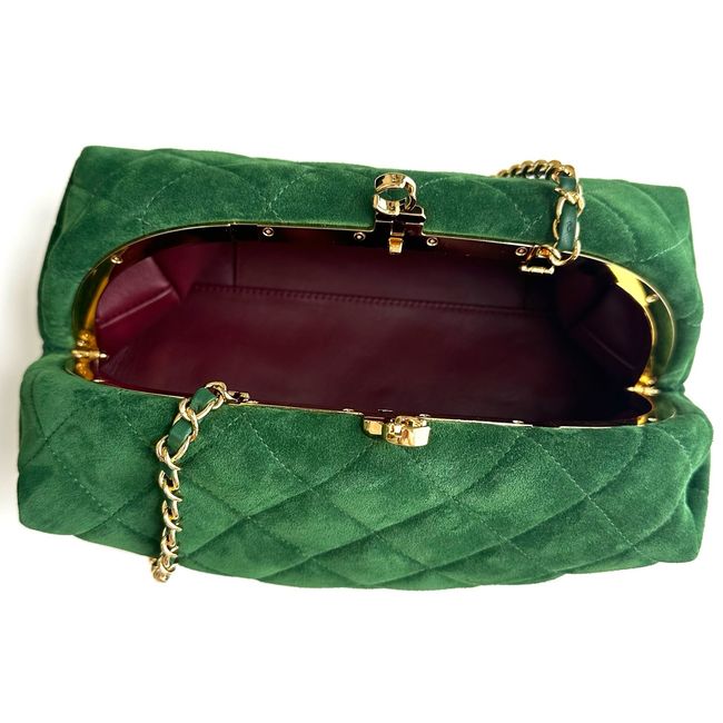 Chanel Clutch with chain AP5252 green