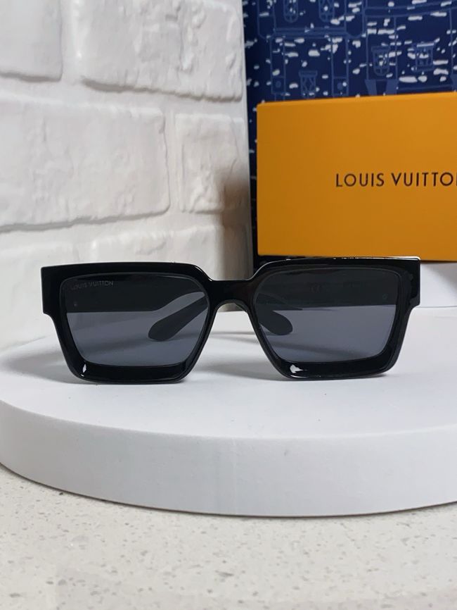 Louis Vuitton Sunglasses 821464-1