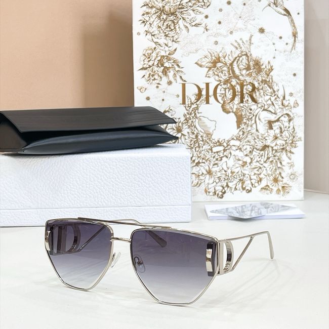 Dior Sunglasses 821533-7