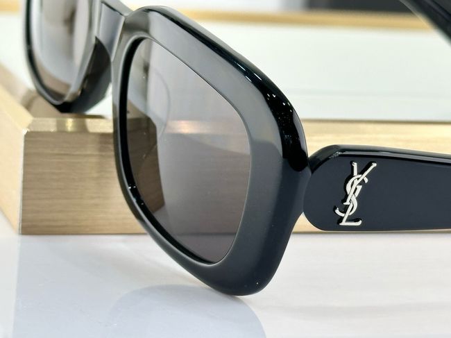 Saint Laurent Sunglasses 821507-4