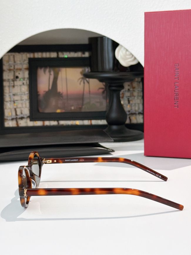 Saint Laurent Sunglasses 821509-7