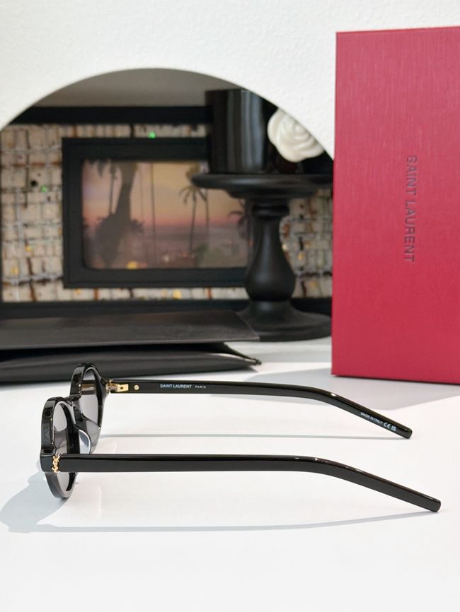 Saint Laurent Sunglasses 821509-8