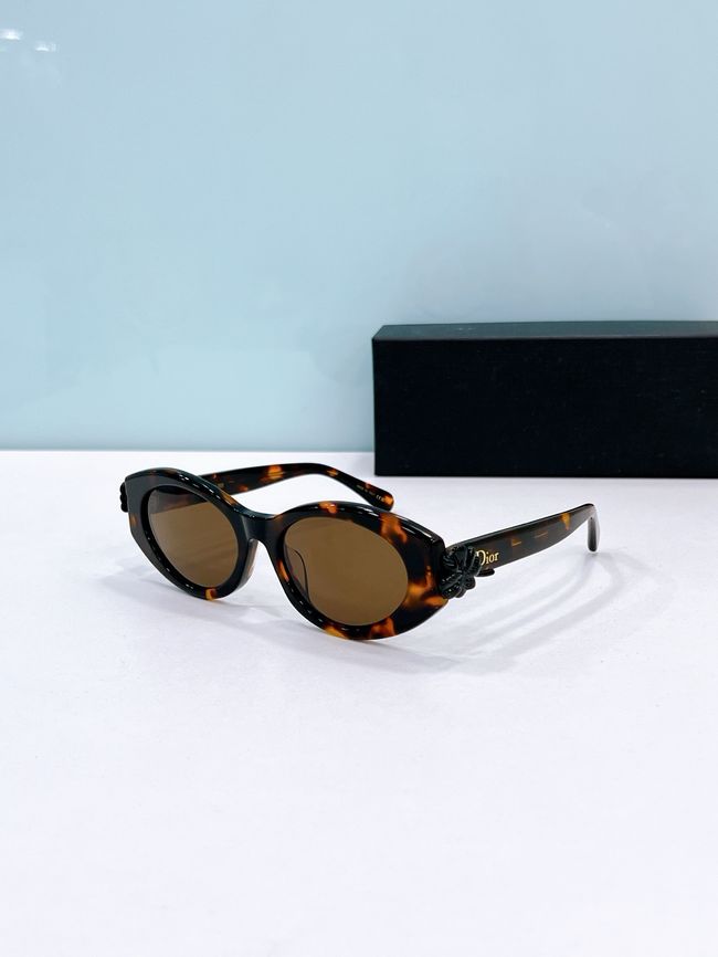 Dior Sunglasses 821537-8