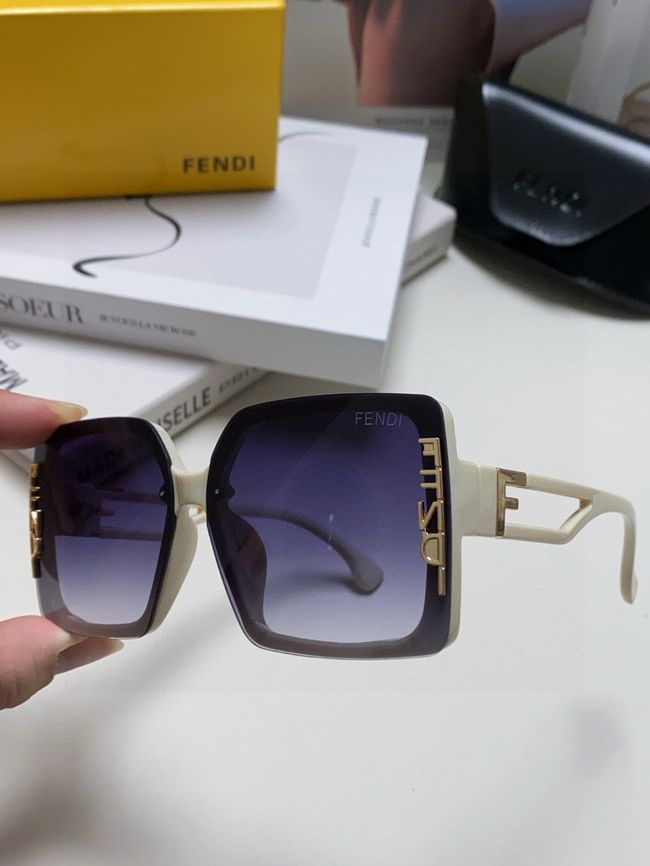 Fendi Sunglasses 821538-1