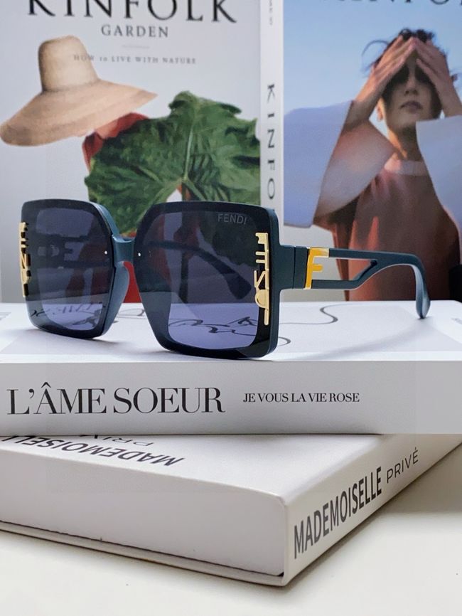 Fendi Sunglasses 821538-2 Fendi Sunglasses 821538-2