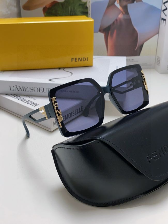 Fendi Sunglasses 821538-2 Fendi Sunglasses 821538-2