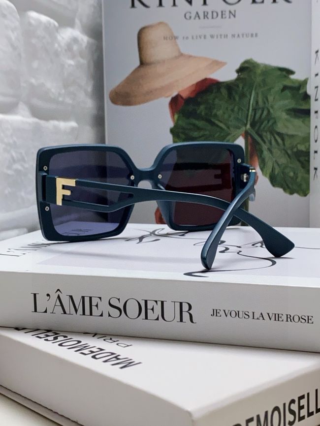 Fendi Sunglasses 821538-2 Fendi Sunglasses 821538-2