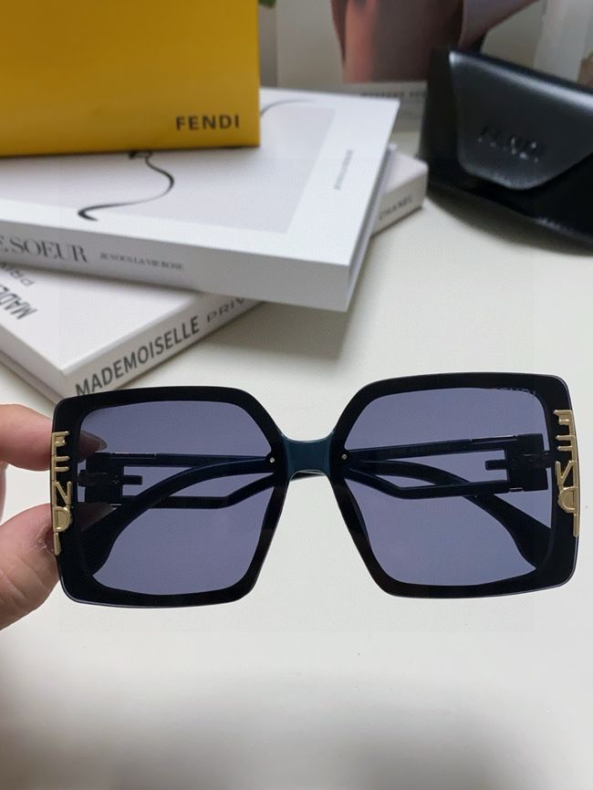 Fendi Sunglasses 821538-2 Fendi Sunglasses 821538-2