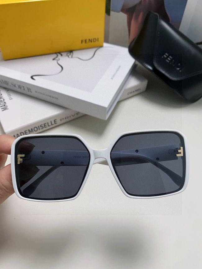 Fendi Sunglasses 821538-4 Fendi Sunglasses 821538-4