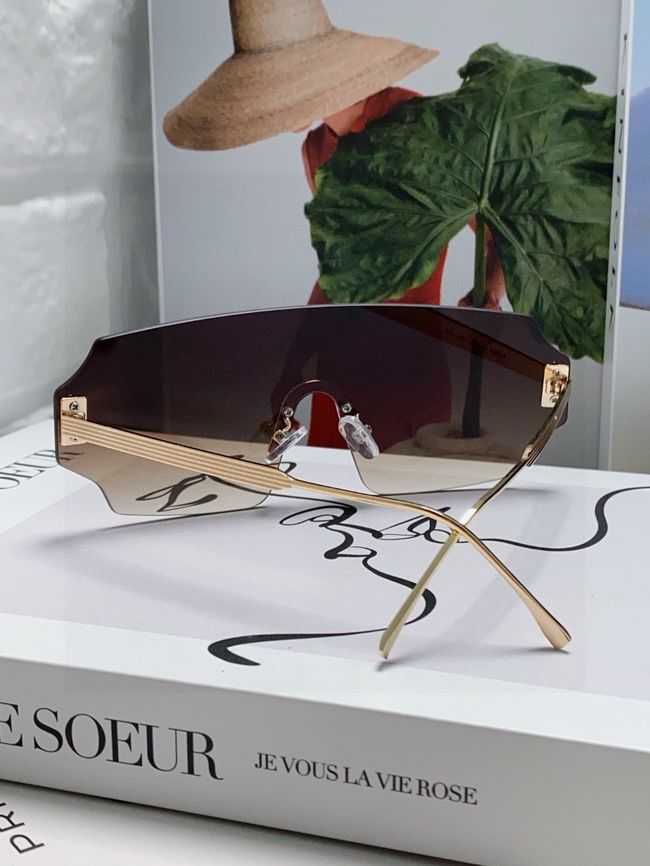 Fendi Sunglasses 821539-2 Fendi Sunglasses 821539-2