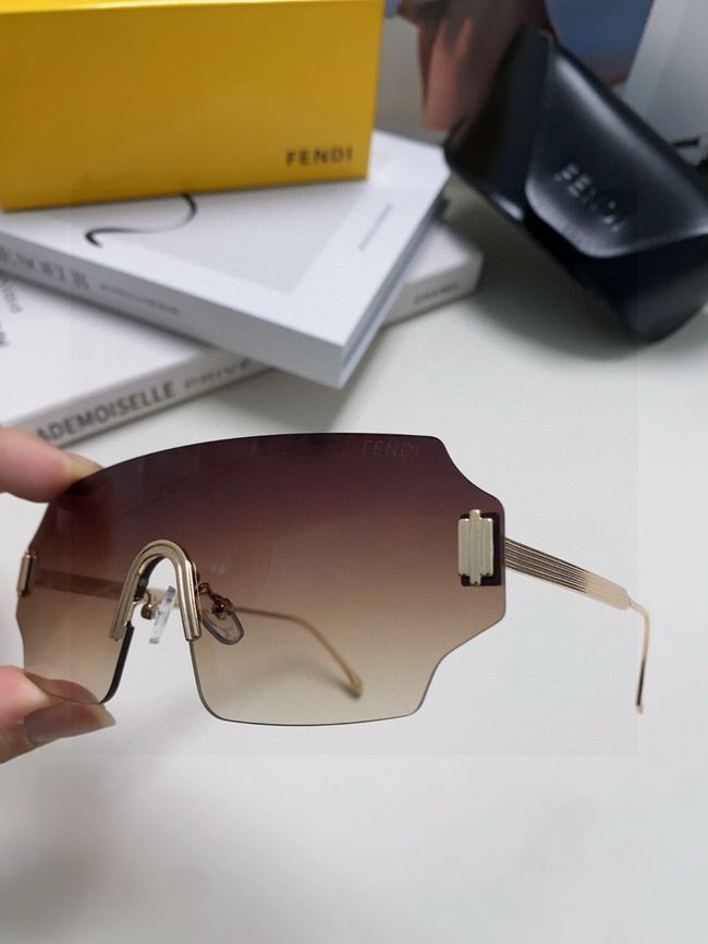 Fendi Sunglasses 821539-2 Fendi Sunglasses 821539-2